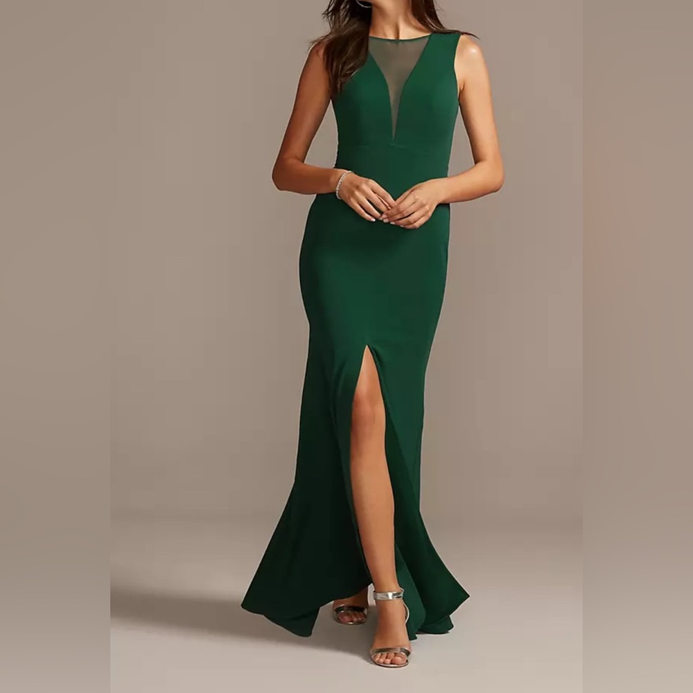 NWT DAVID’S BRIDAL V- CENTER SPLIT DRESS